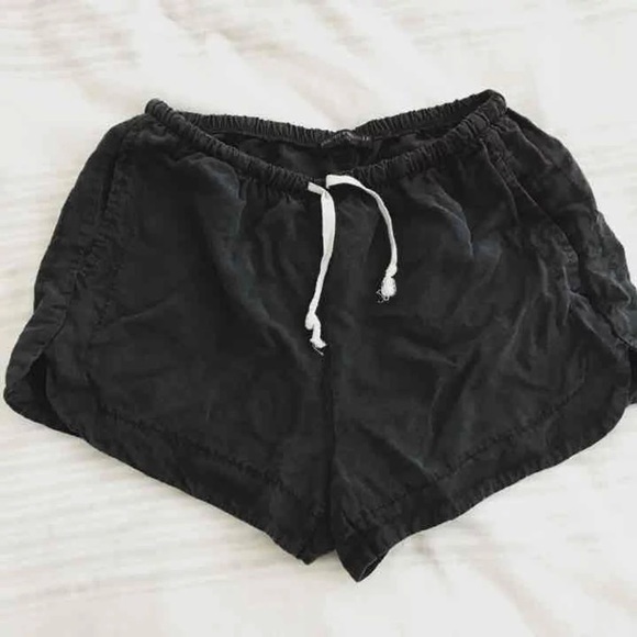 Brandy Melville Pants - Brandy Black shorts